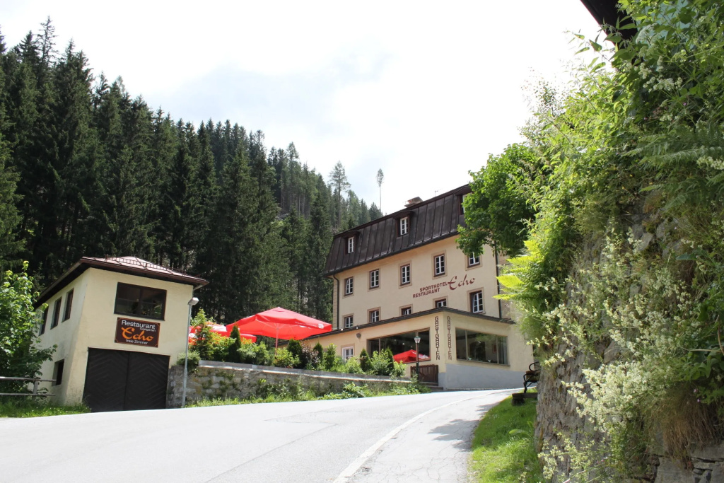 Hotel Echo
