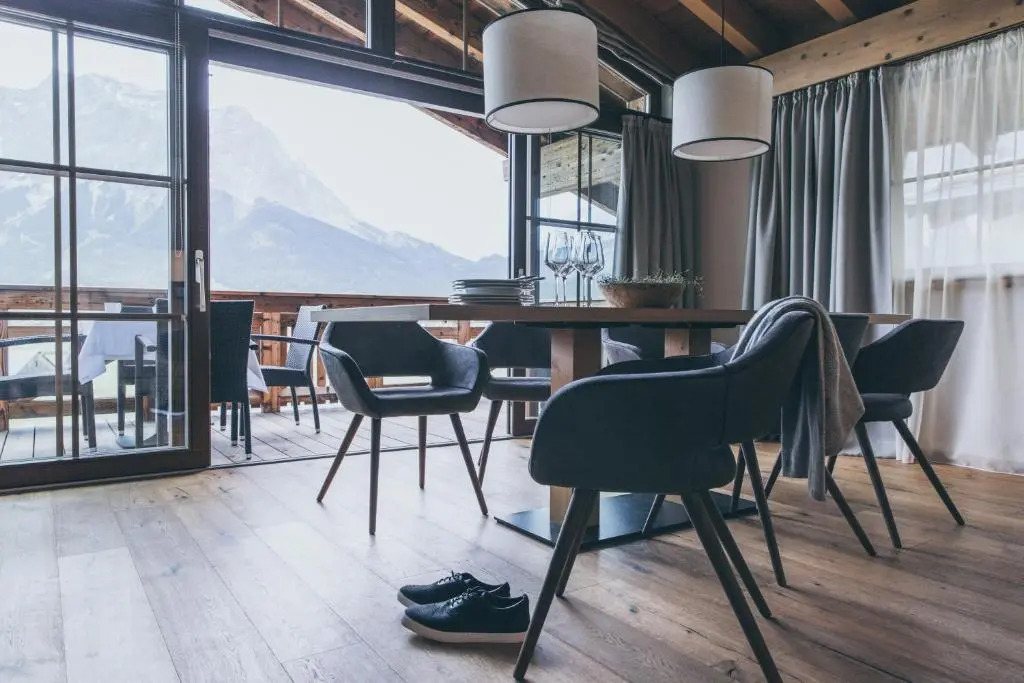 PUR Suites & Chalets