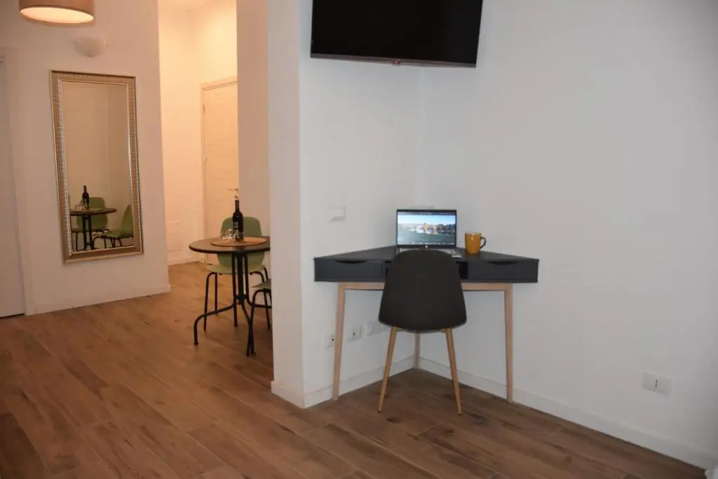 R & A Minerva Suites