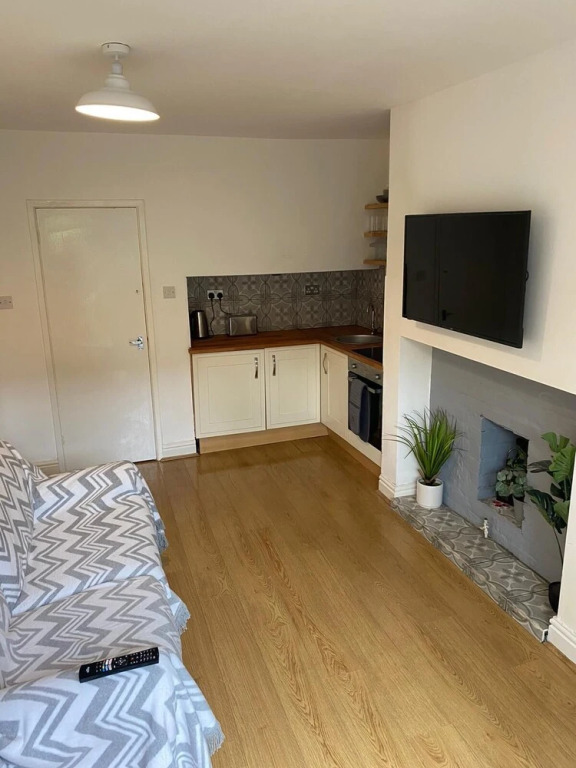 Remarkable Apartment in Oxton With Outside Space