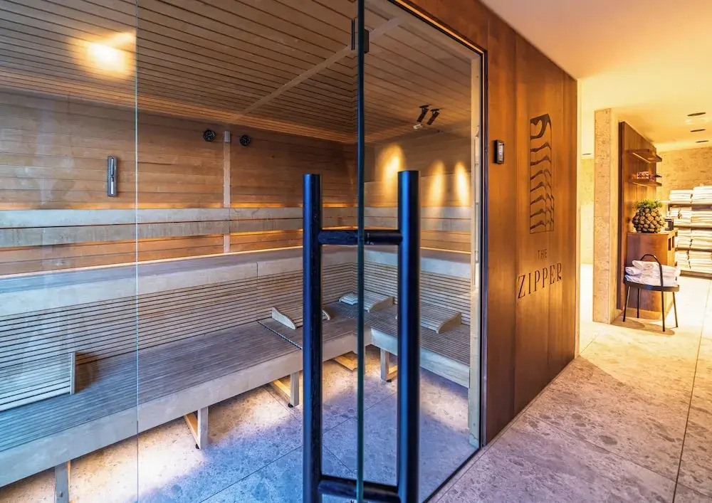 The Zipper Hotel und Apartments