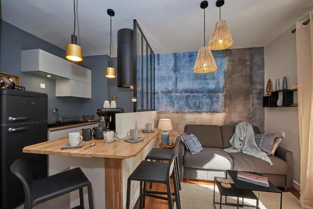 Beautiful apartment with terraceair conditioned-beautifully decorated #K6