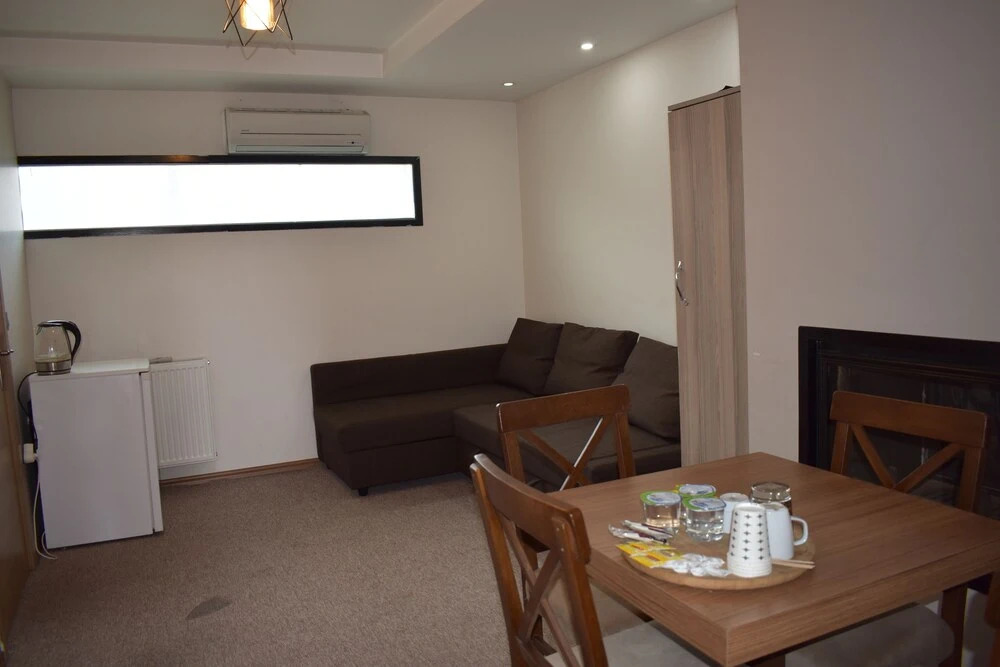 Alyaman Apartments