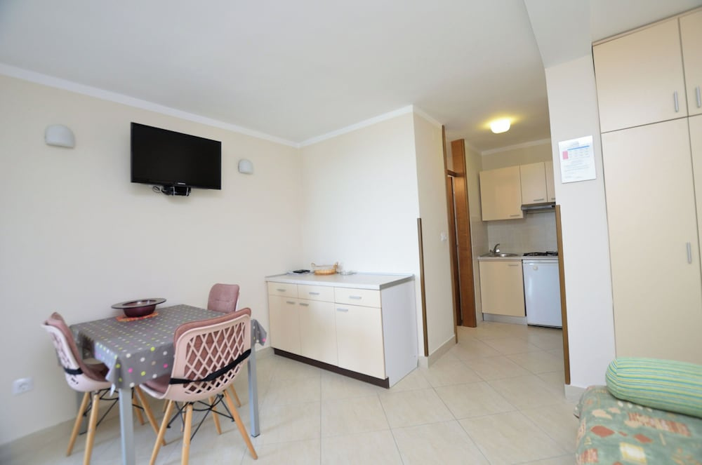 Apartments Ljubomir