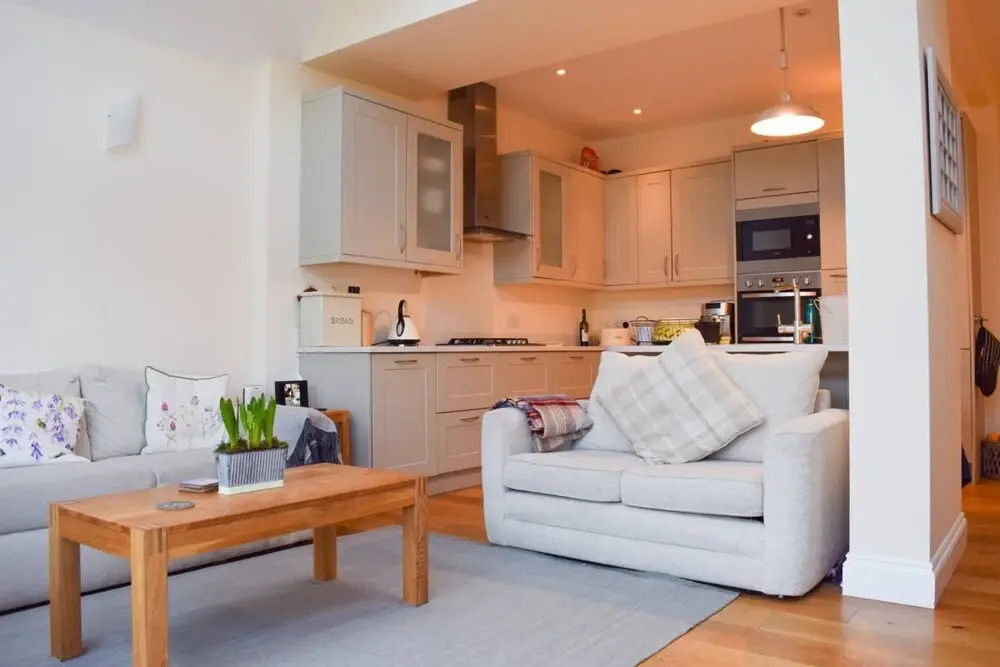Stunning and Spacious 3 Bedroom House With Garden
