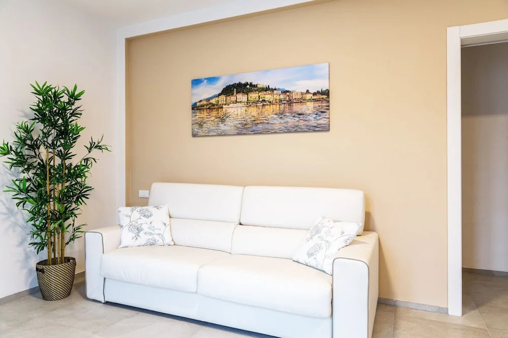 2-bed Apt With Stunning Lake Como Views & Terrace