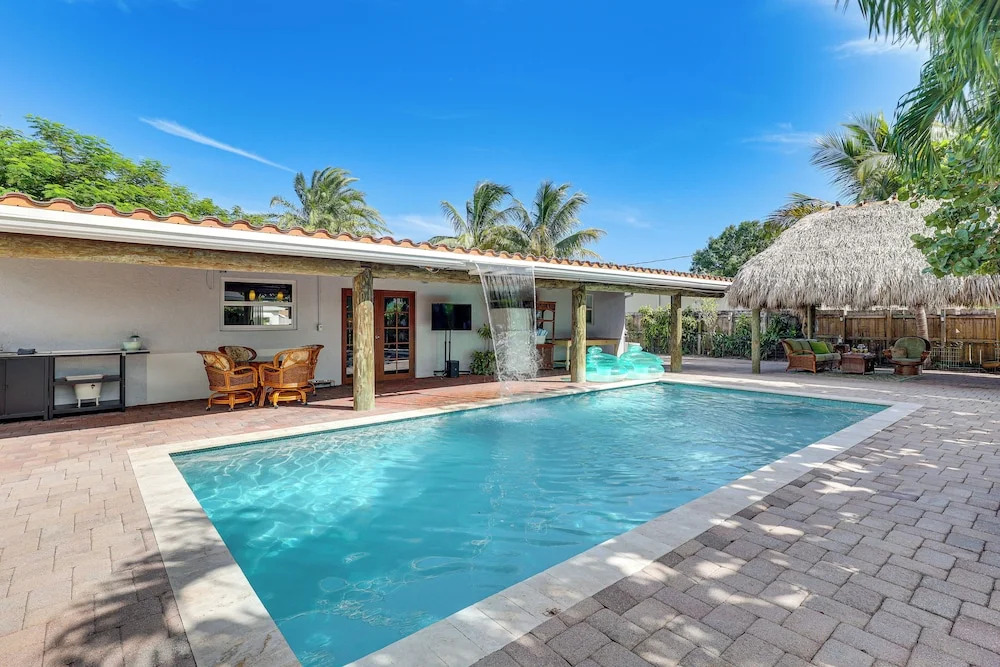 Fish, Swim & Relax Poolside! Deerfield Beach Oasis
