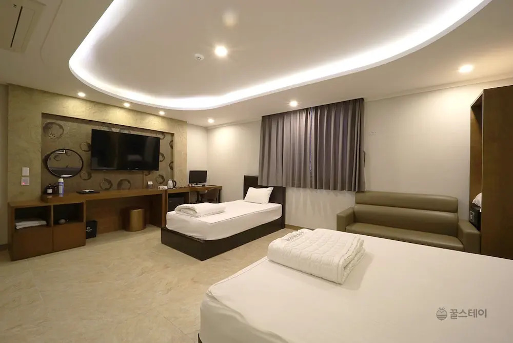 The King Hotel
