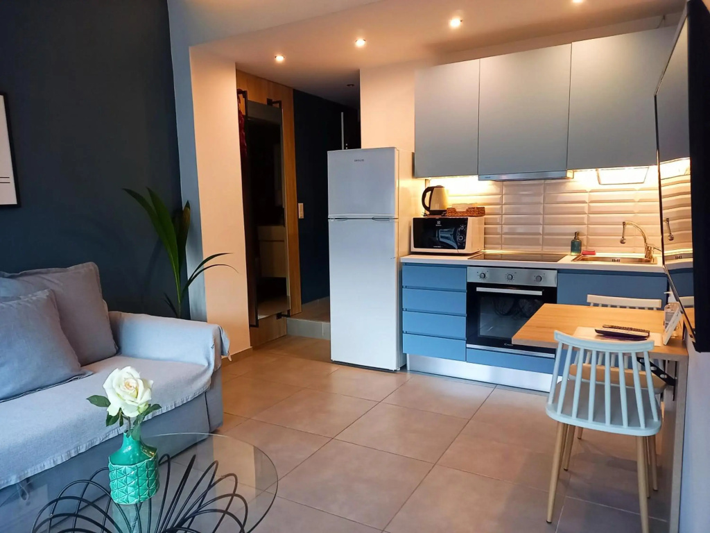 Bella Suite in the heart of the City Center, Parking