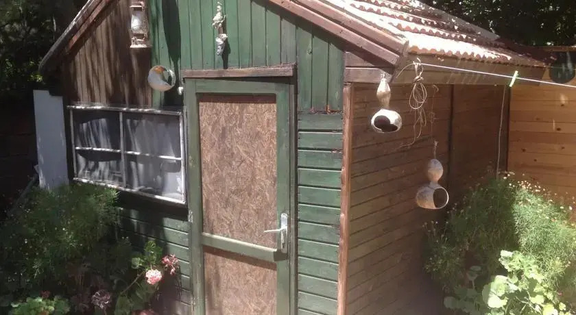 Saklı Bahçe Pansiyon Camping