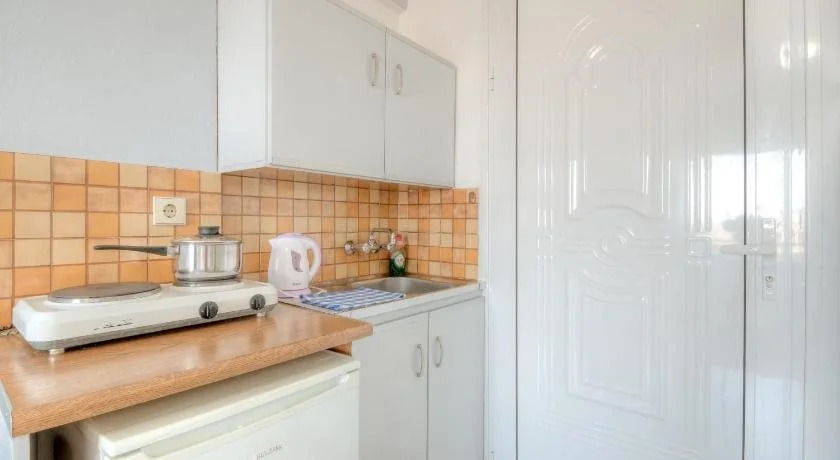 Antomar Apartments and Studios