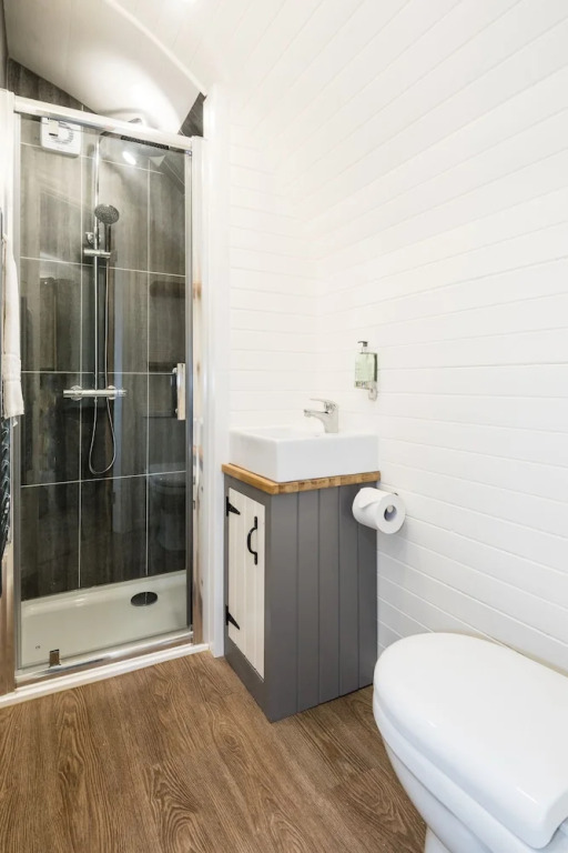 Weedingshall Lodges