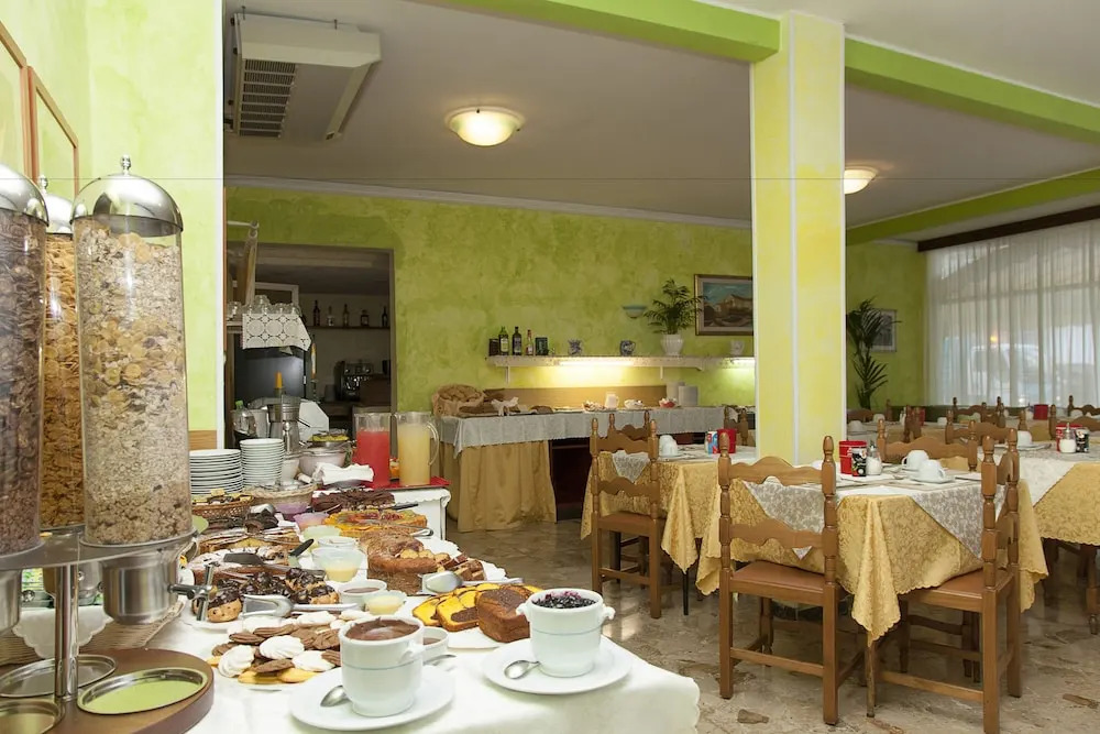 Hotel Fides