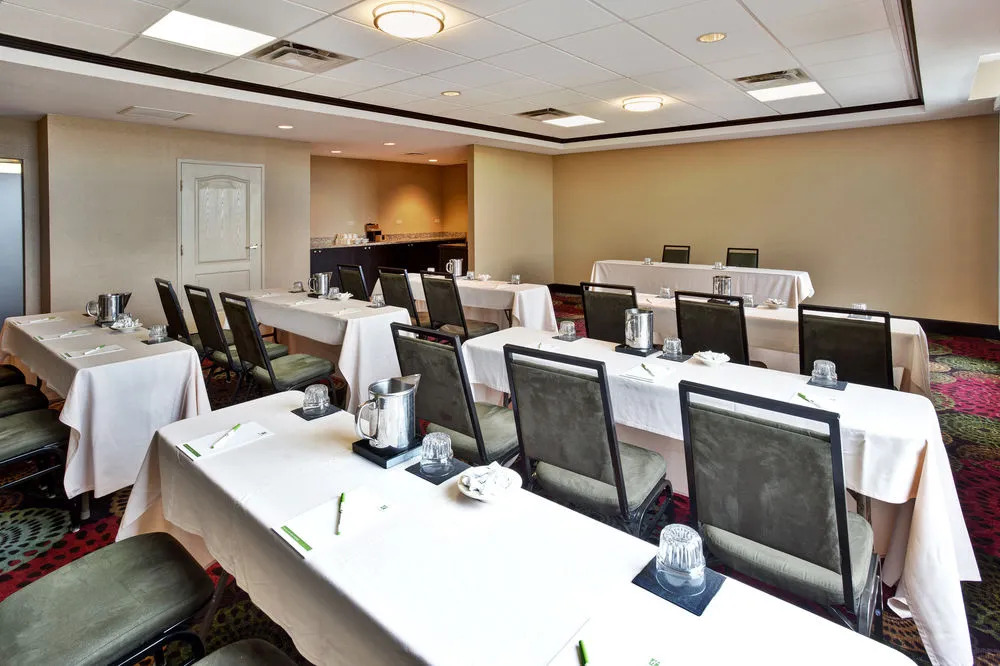 Holiday Inn Hotel & Suites Chicago Northwest - Elgin by IHG