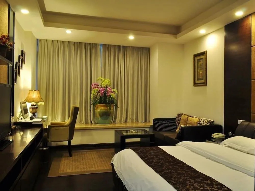 Chengdu West Care Hotel