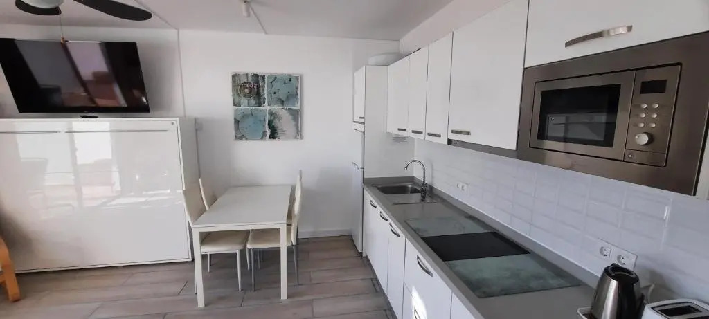 Lanzarote-Beach-Apartment, Las Cucharas Beach, Costa Teguise -- 1 MINUTE WALK FROM MAIN SQUARE, 35 METERS FROM BEACH
