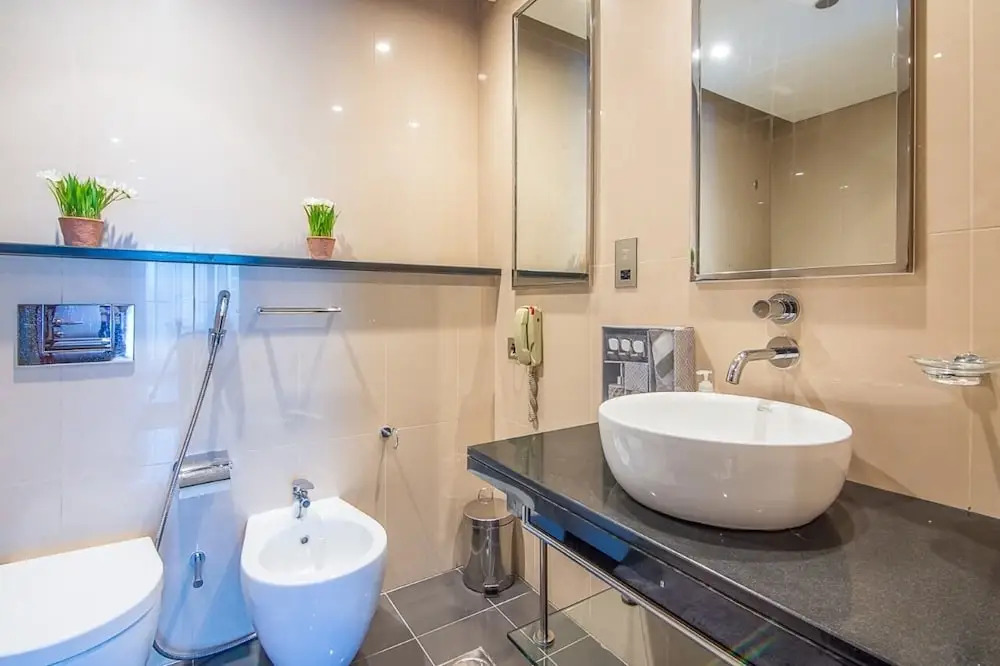 Jlt Bonnington Tower 1 Br Apartment Lake View