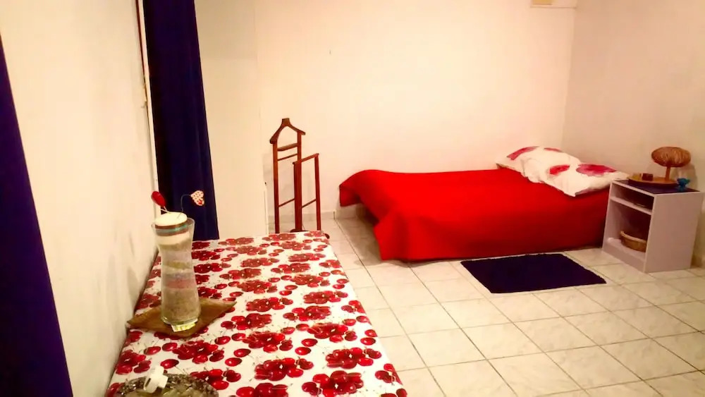 Studio in Baie Mahault , with Pool Access, Enclosed Garden And Wifi - 12 Km From the Beach