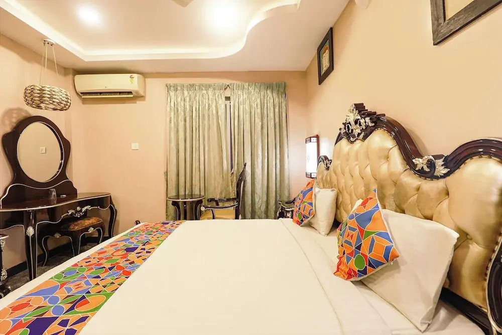 Fabhotel Nk Courtyard