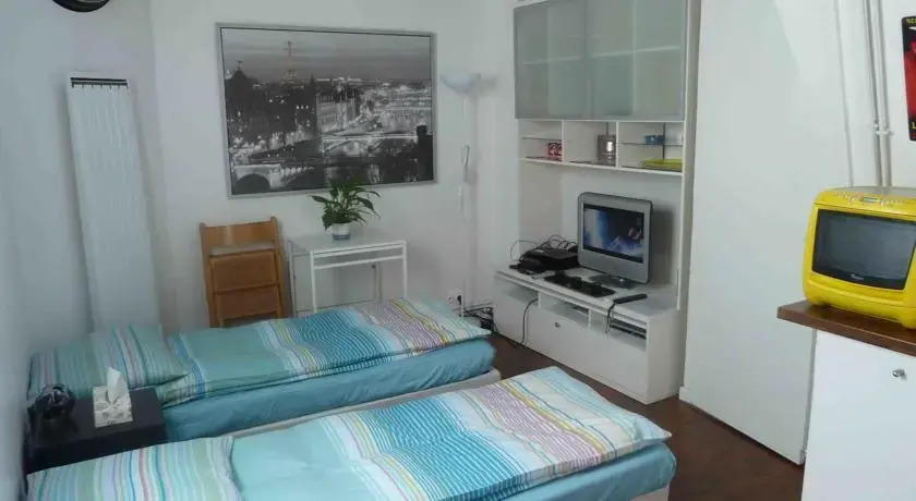Studio Paris 8eme