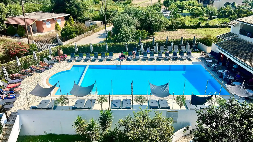 Ccb Bruskos Hotel