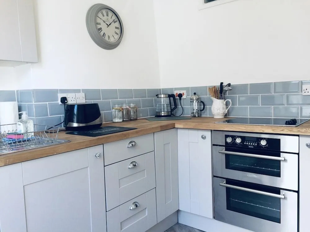 Air Sanitizers and Full Anti-Bacterial Cleaning Between Guests - Zoe's Place