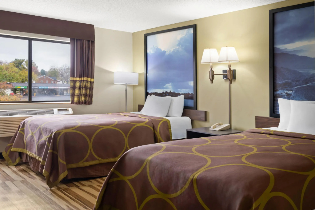 Super 8 by Wyndham Hagerstown I-70