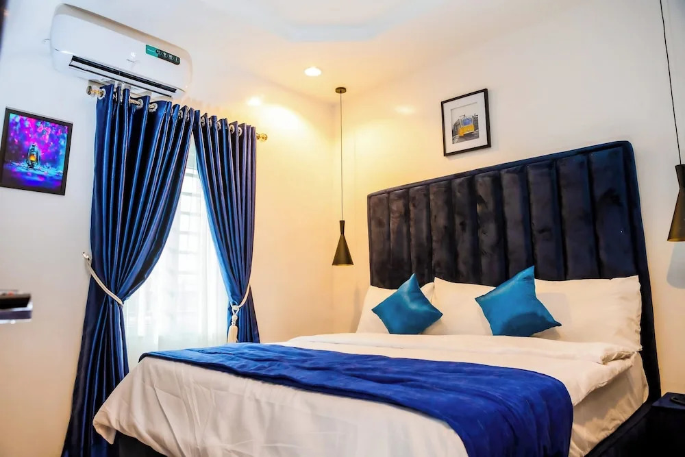 El Elyon Hotel and Suites