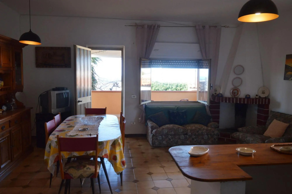 Holiday home with sea view 3 minutes walk from the seashore of Is Arenas beach and  5 minutes on foo-Casa della Salsedine