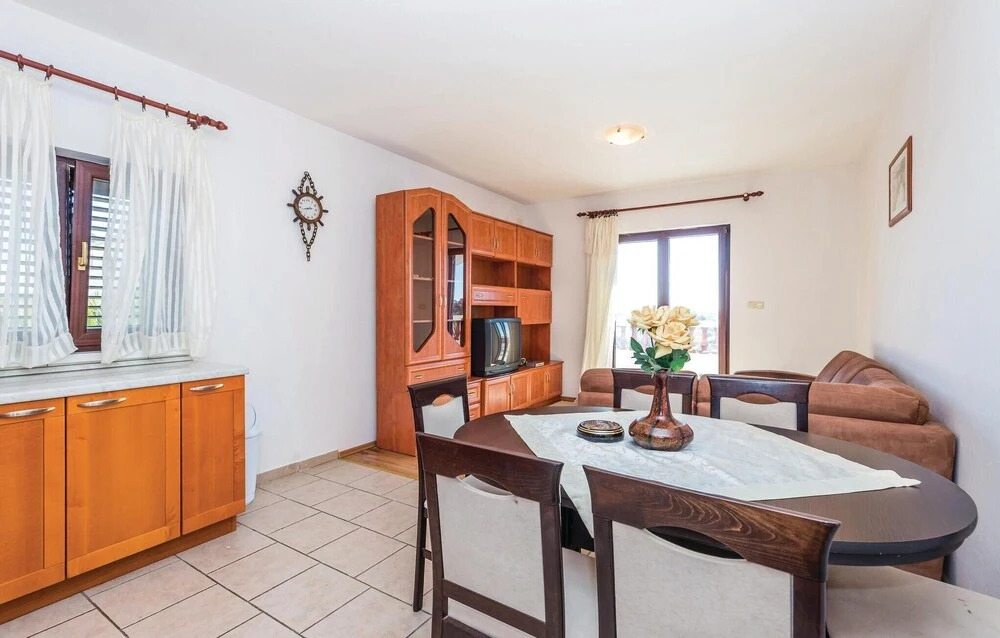 Beautiful Home in Banjol With Wifi and 2 Bedrooms