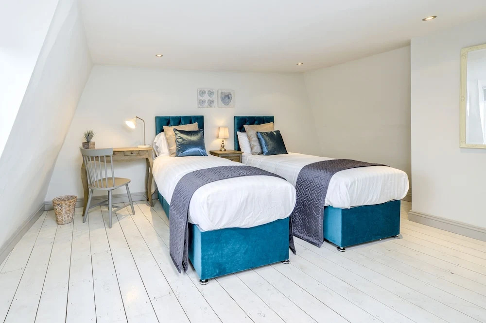 Scotgate House by Vose Nights