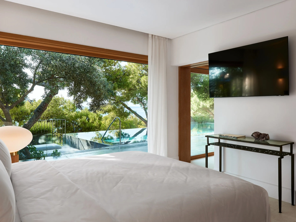 Cape Sounio, a Resort to Live