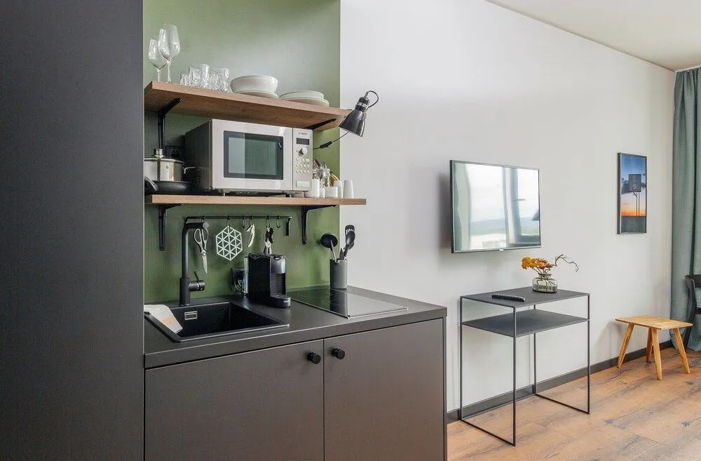 Black F House - Serviced Apartments