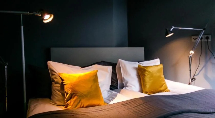 The 5th floor hotel