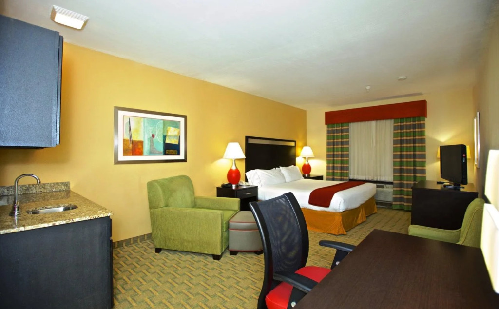 Holiday Inn Express & Suites Acworth - Kennesaw Northwest by IHG