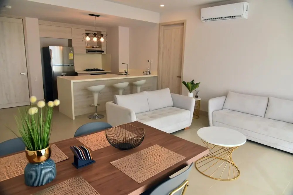 Spacious Apartment in a Modern Condominium w Lovely View