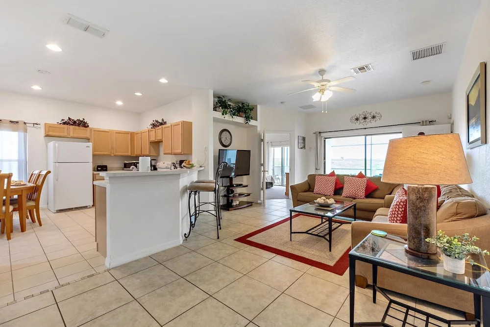 4 Bed, 2 Master Suites. South Facing Pool. Resort