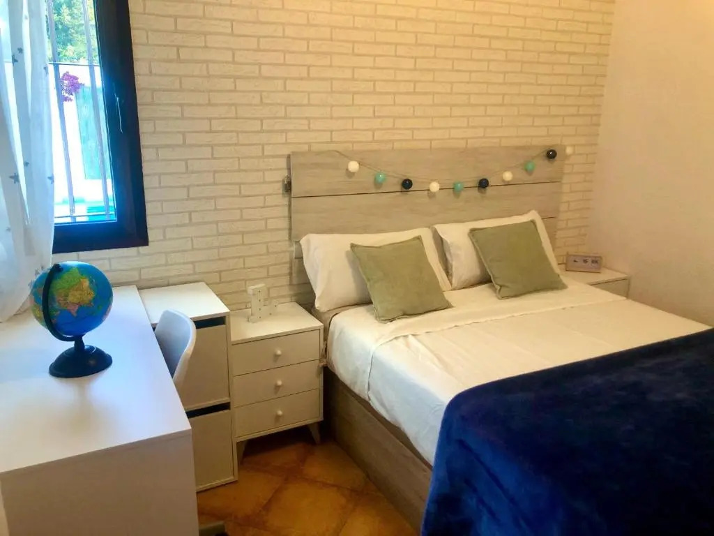 GATU PREMIUM Villa LURBERRI piscina privada, 4 dormitorios, 2 baños, parking , jardín y barbacoa