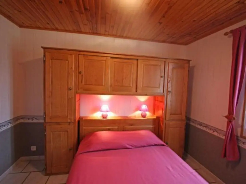 Gîte idéal pour cure thermale, proche port de plaisance, terrasse et grand terrain. - FR-1-589-69