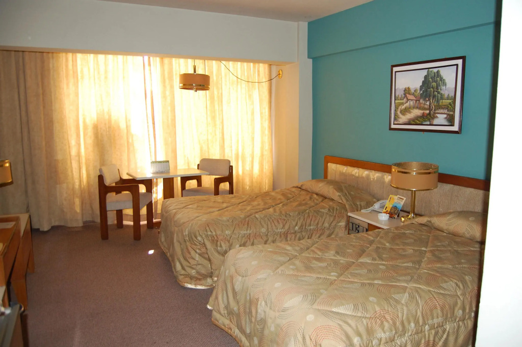Cesars Plaza Hotel