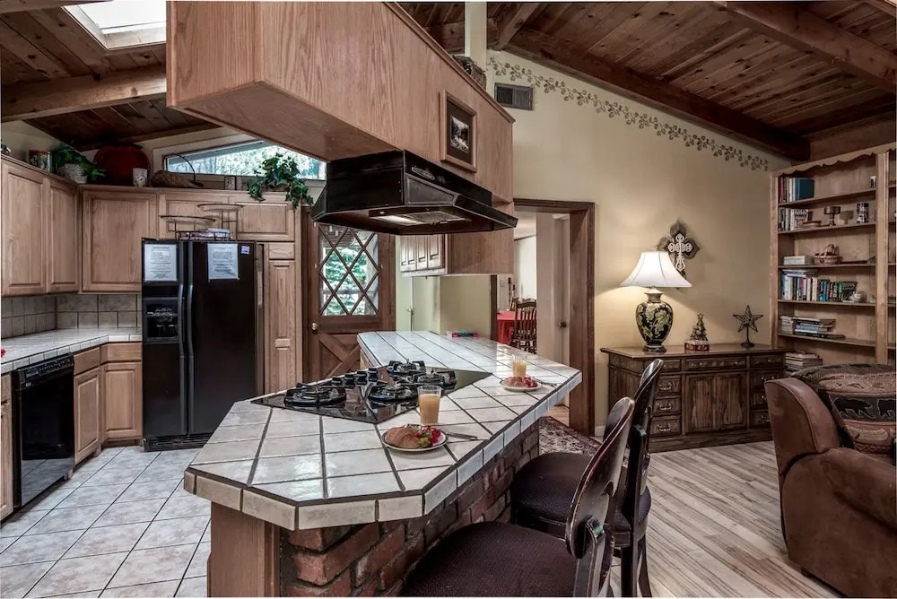 Lady Marmalade's River Cottage - Five Bedroom Cabin