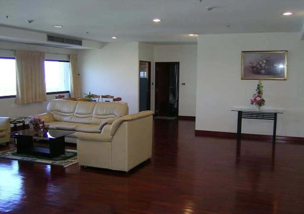 Piyavan Tower Serviced Apartment
