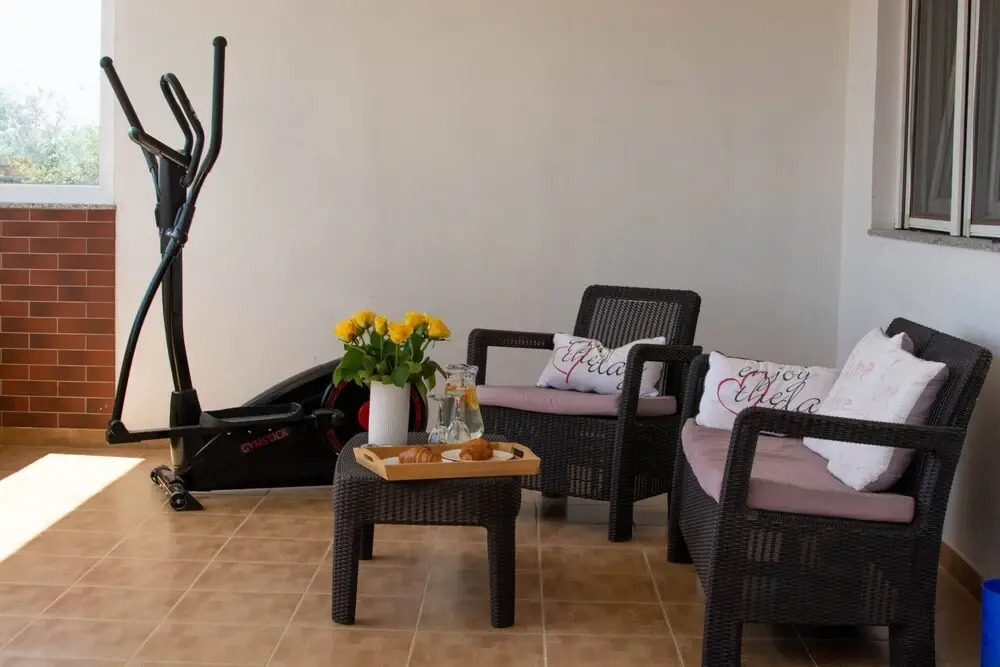 All New Sea View Apartment Moderna