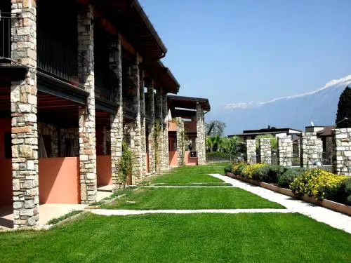 Residence Borgo Dei Limoni - Appartamenti con Garage