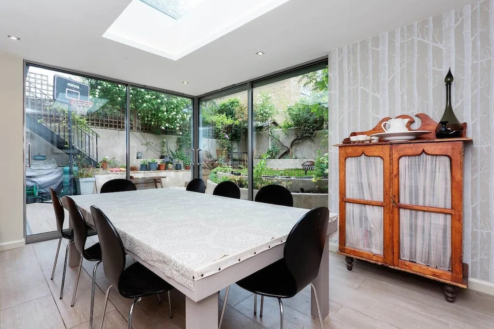 Veeve - Clapham Garden