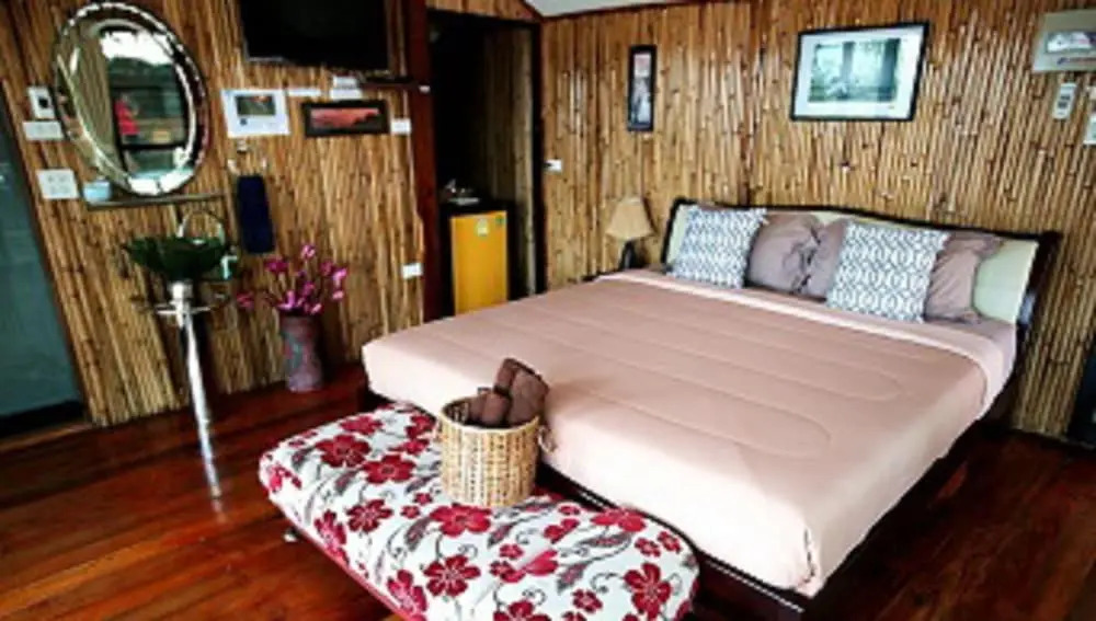 บ้านริมเลปากประ Banrimlay Pakpra