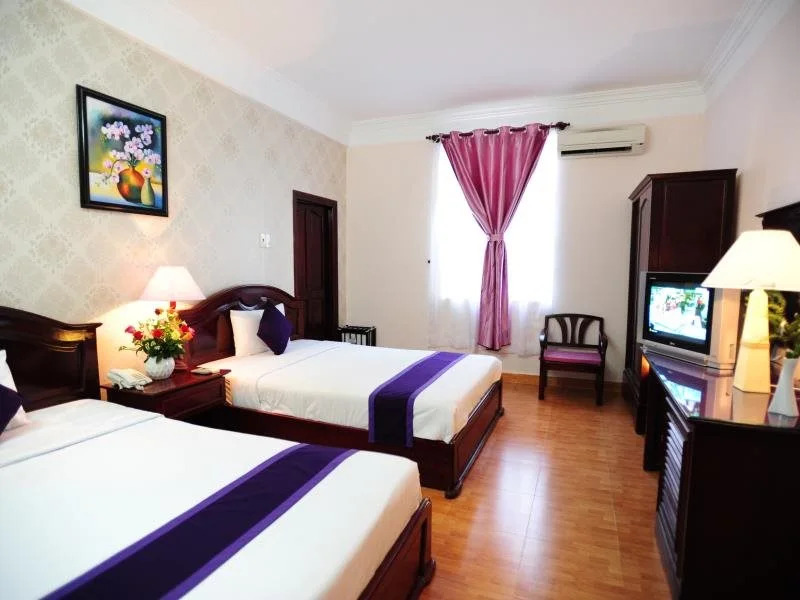 Violet Hotel