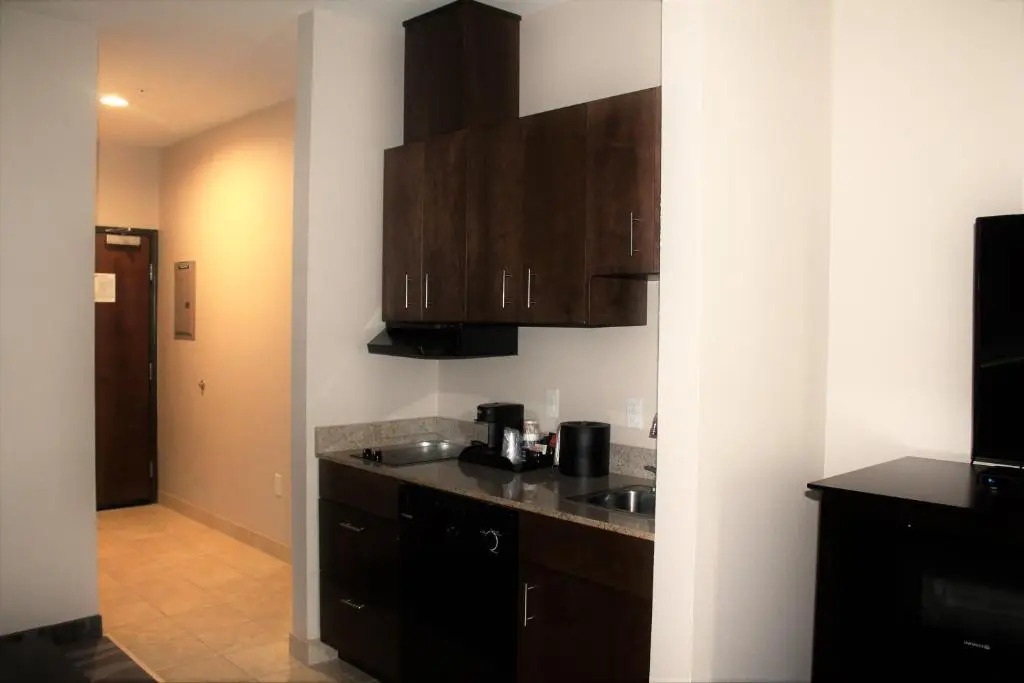 Best Western Plus Denver City Hotel & Suites