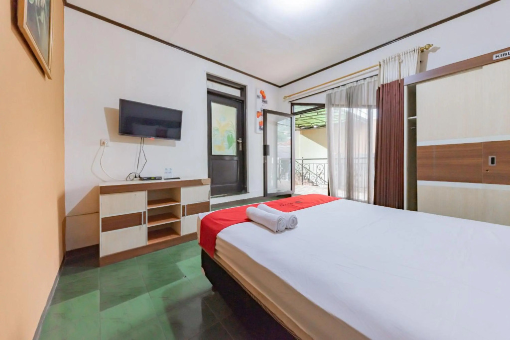 OYO 677 Rianes Family Guest House