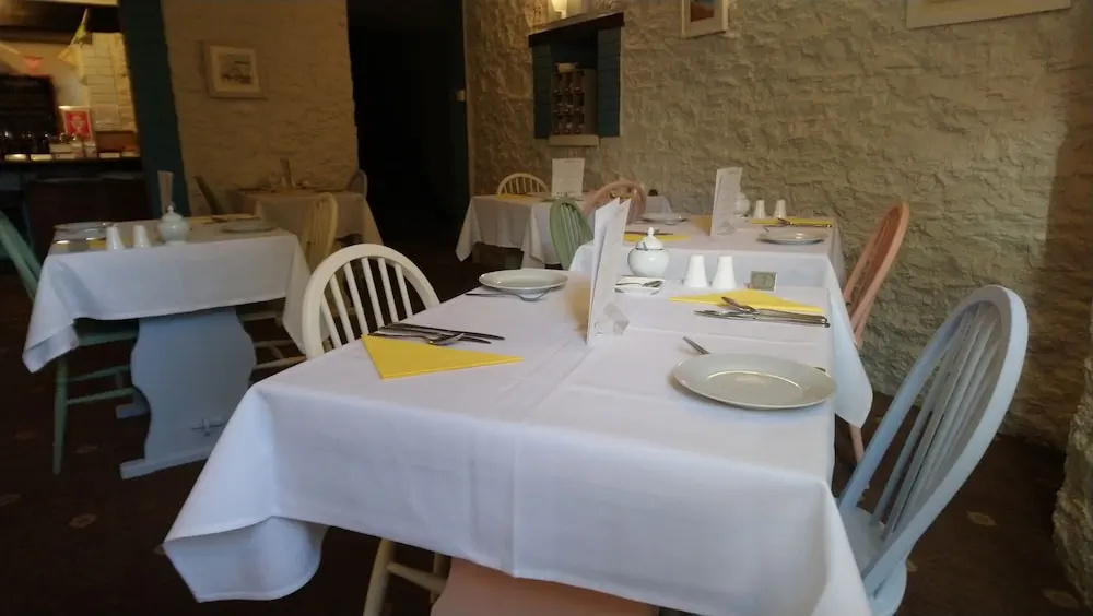 Heathcliff House B&B Exclusively for Adults Free large carpark
